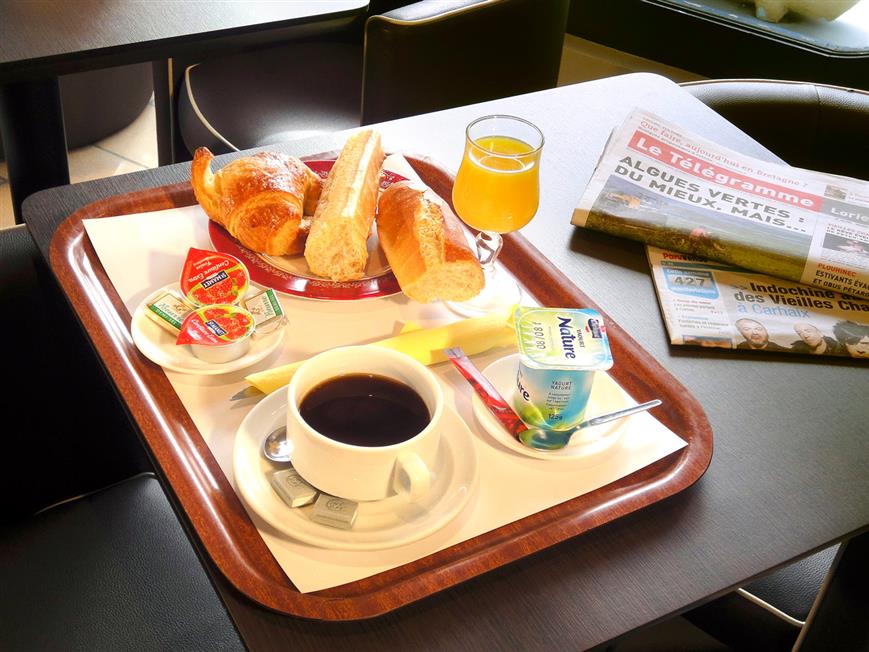 Le petit déjeuner - Hotel à Lorient - Les Pêcheurs*